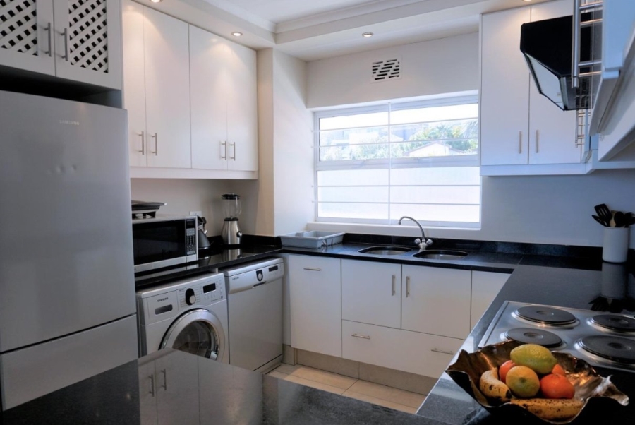 To Let 2 Bedroom Property for Rent in Camps Bay Western Cape